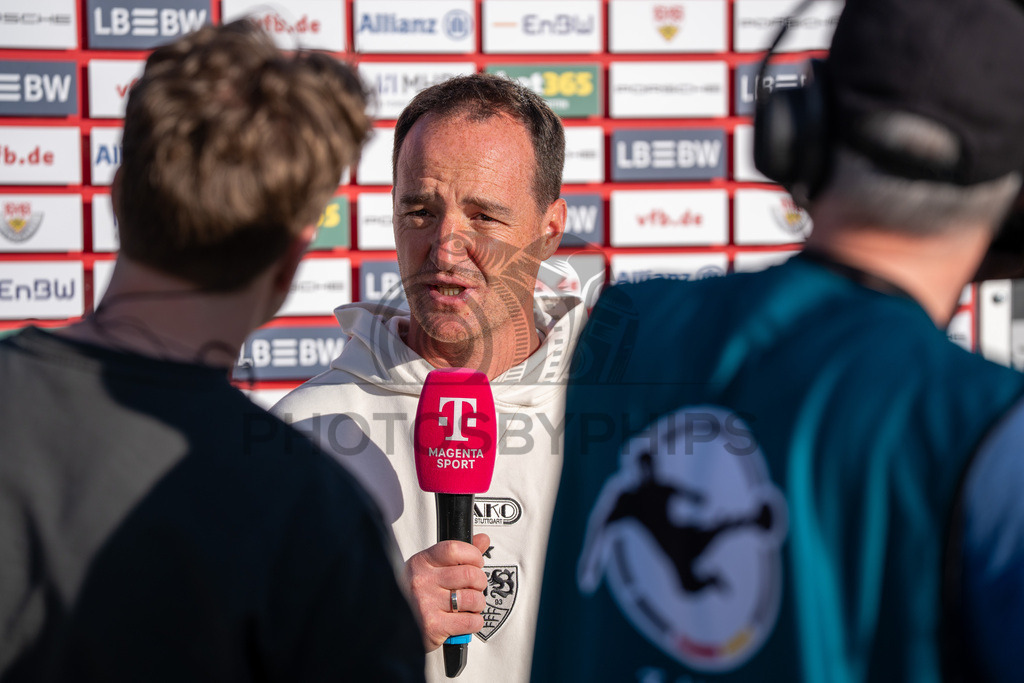 VfB Stuttgart II vs. SSV Ulm 1846 Fussball, Fussball, 3. Liga, 32. Spieltag, 08.04.2026 | Nico Willig (Trainer VfB Stuttgart II) vor der Partie im Interview,VfB Stuttgart II vs. SSV Ulm 1846 Fussball, Fussball, 3. Liga, 32. Spieltag, 08.04.2026DFB regulations prohibit any use of photographs as image sequences and/or quasi-video