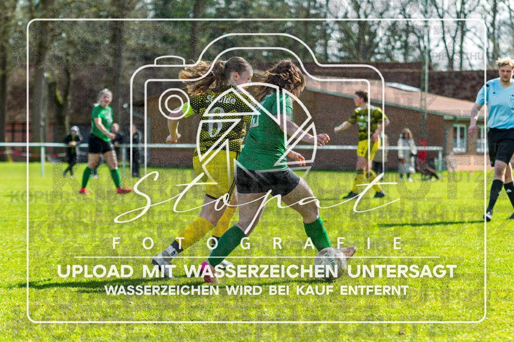 SGFTUS-1029 | Janice Bremer (TuS Eversen-Sulze #13) beim Damen Kreisliga HK/CE Spiel zwischen SG Fulde und TuS Eversen-Sulze im Fulder Zentralstadion, Fulde (Simon Paul Stopat) - Realisiert mit Pictrs.com