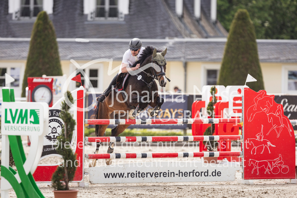 260509_PfSpTa_5_L-Spr-540 | Deine schönsten Turniermomente als professionelle Fotos! Entdecke hochwertige Pferdesport-Fotografie im Online-Shop. Jetzt Fotos finden & bestellen!