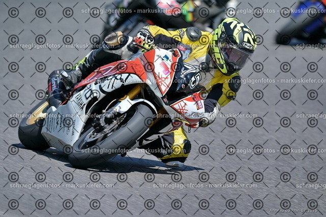 25bt04-0739 | markuskiefer.com - Realisiert mit Pictrs.com