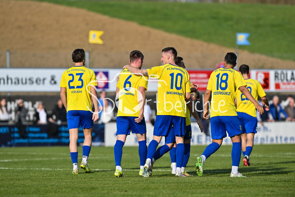 FC Pipinsried - TSV Grünwald | Jubel nach dem Treffer zum 1-0 druch Mario GOTZENDORFER (FCP #6) / Tor / Torschuetze / Freude / Happy / Bayernliga Sued: FC Pipinsried - TSV Gruenwald, Kuechenstadel Arena am 11.04.2025