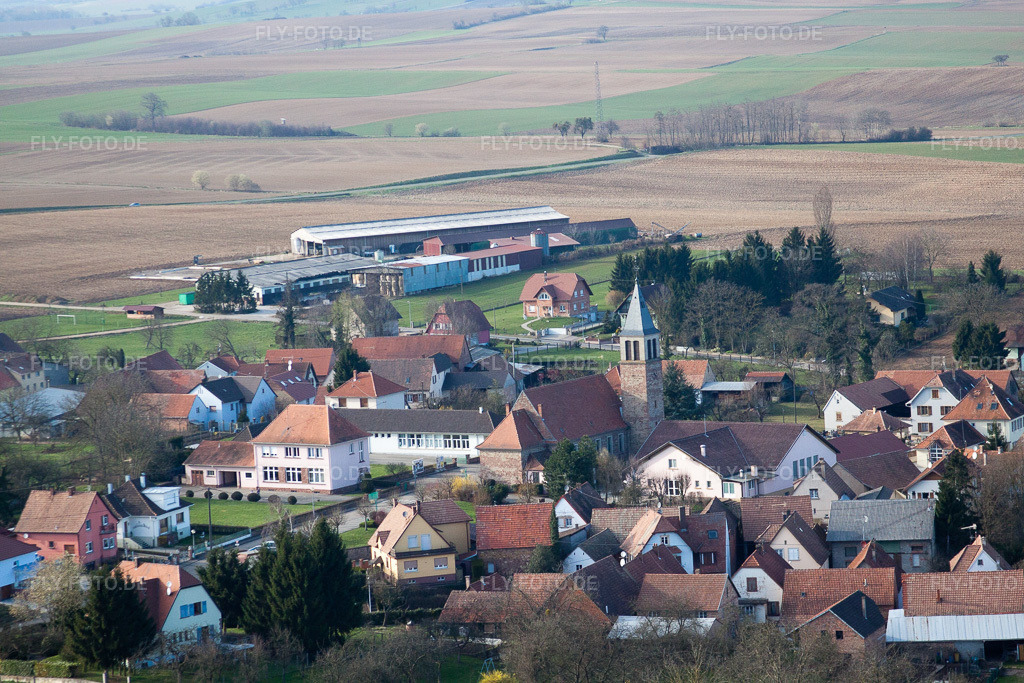 Luftbild: Ortsansicht in Pfaffenhoffen im Bundesland Bas-Rhin in Frankreich. Foto: IMG_38659.jpg vom 20.03.2011 durch Werner Riehm/FLY-FOTO.de