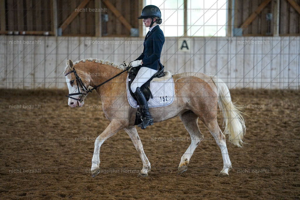 20230518-FAH04204 | Frühjahrsturnier, landberg am Lech, 2023, Reitclub Landsberg, Turnierbilder, Fotos Turnier Landsberg, Fotoagentur Herrmann, Turnierfotografen Bayern, reitsport Fotograf, Pferde Fotograf