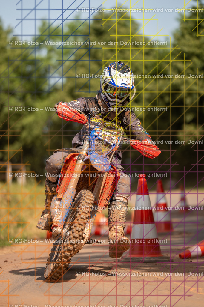 Wolfshausen 4 Lauf -1690 | Sportfotografie von RO-Fotos: Motorsport, Motocross, Enduro, Laufveranstaltungen und Triathlon. Professionelle Fotos von Sportlern und Events. - Realisiert mit Pictrs.com