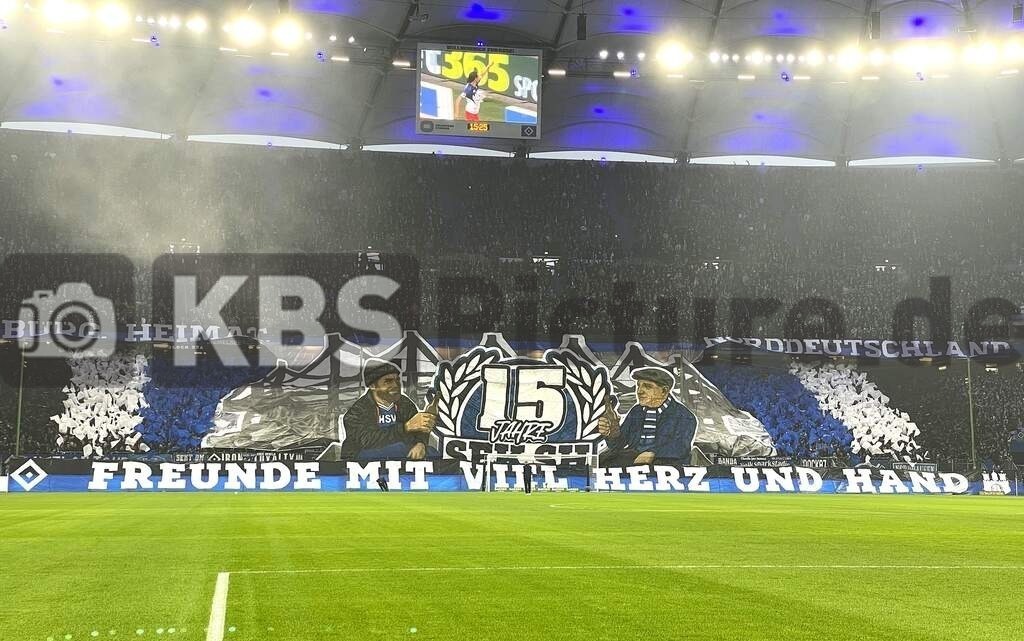KBS Picture_HSV-Frankfurt_049 | HSV Fans Nordtribuene mit Choreo ,Sportplatz :  Volksparkstadion, - Realisiert mit Pictrs.com
