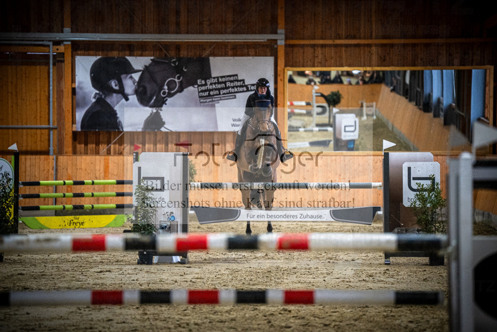 DOS_2135 | Entdecke hochwertige Reitturnierfotos von Foto Oger. Professionell, emotional und authentisch – jetzt Lieblingsmomente im Shop bestellen.Deutschlandweite Turnierfotografie. - Realisiert mit Pictrs.com