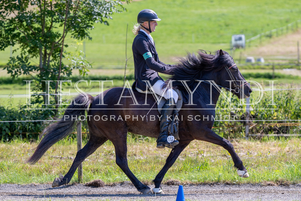KAI04845 | Ihr sucht einen Fotografen für eure nächste OSI? Ich begleite auch euer Turnier für Islandpferde fotografisch.  - Realisiert mit Pictrs.com