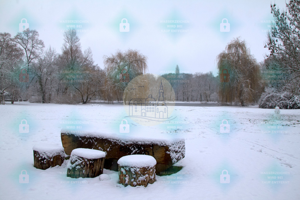 Verschneiter Park mit großem Schöppenteich | Ausgewählte Fotos von Taucha kompakt können Sie hier als hochwertige Drucke und weitere Fotoprodukte kaufen. - Realisiert mit Pictrs.com