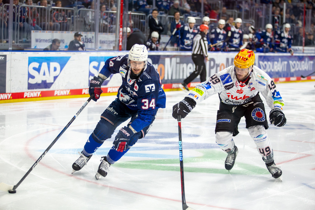 Spielszene Adler Mannheim gegen Fischtown Pinguins Bremerhaven (PENNY DEL; Deutsche Eishockey Liga) | Spielszene Adler Mannheim gegen Fischtown Pinguins Bremerhaven (PENNY DEL; Deutsche Eishockey Liga) - Realisiert mit Pictrs.com