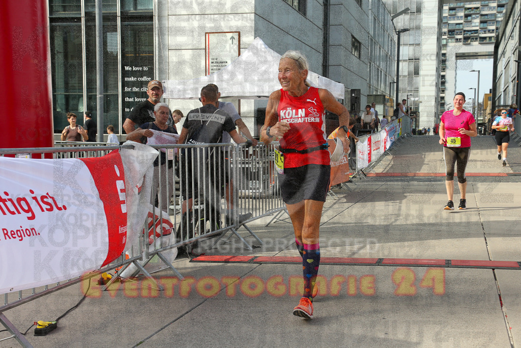 250920_1541_EX1_0466 | Sportfotografie im Rhein-Sieg Kreis, Köln, Bonn, NRW, Rheinland Pfalz, Hessen, etc. Unser Tätigkeitsfeld umfasst den Laufsport vom Volkslauf über den Marathon, Duathlon, Triathon bis zum Ultralauf wie Kölnpfad Ultra oder Schindertrail.