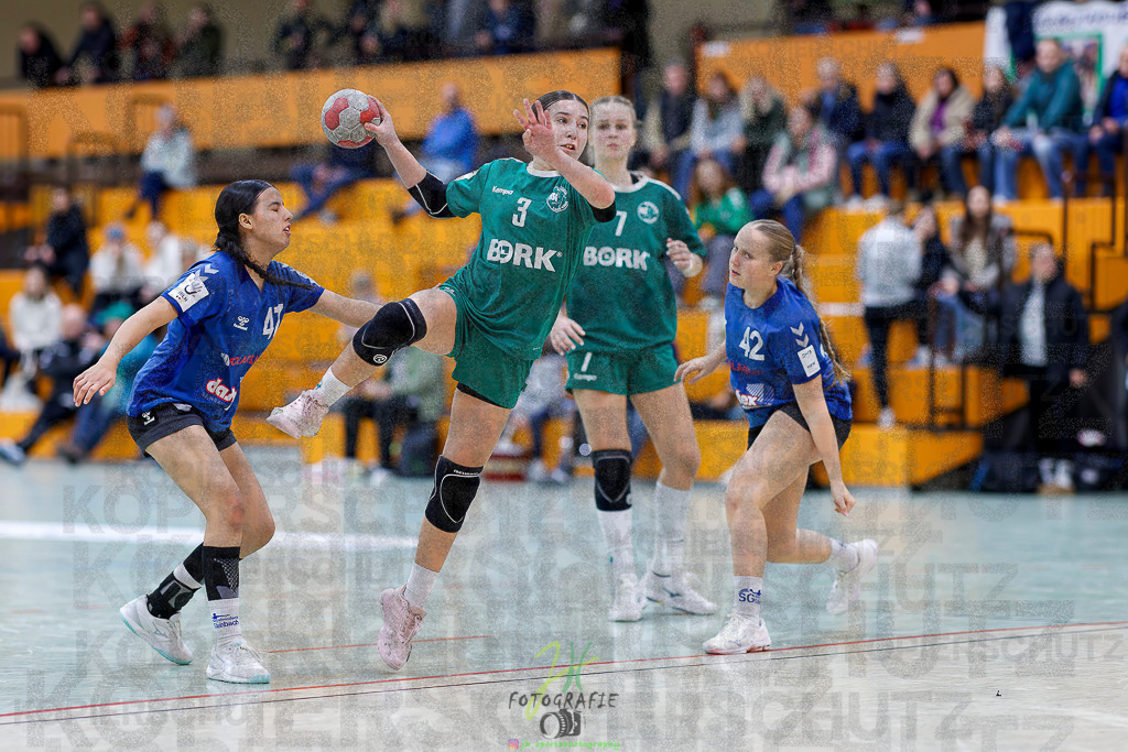 Jugenbundesliga wJB; HSG Kleenheim/Langgöns - SG Kappelwindeck/Steinbach | Jugenbundesliga wJB; HSG Kleenheim/Langgöns - SG Kappelwindeck/Steinbach am 23.11.2025 in Oberkleen (Weidig-Halle)Photo © 2025 - Jörg Heinrich - Realisiert mit Pictrs.com