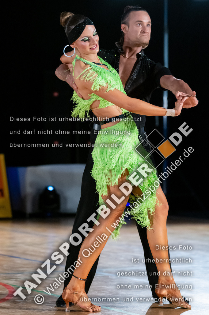 20250504-10535 | Hier finden Sie Tanz Bilder vom Latein und Standard Formationen tanzen. Sportbilder vom Tanzsport. Schöne Fotos und von Weltmeisterschaft, Europameisterschaft, Bundesliga, Regionalliga, Oberliga und Landesliga sowie von GOC Stuttgart, DanceComp, WM Bremen