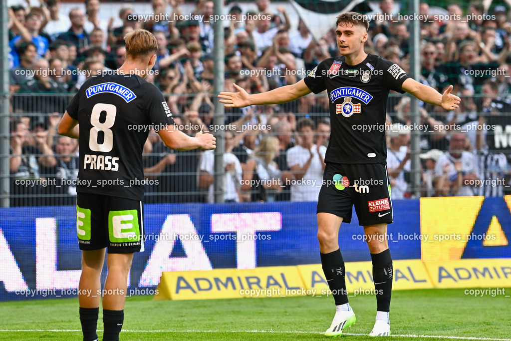 SAK vs. SK Sturm 22.7.2023 | #9 Szymon Wlodarczyk, #8 Alexander Prass, Jubel SK Sturm Mannschaft