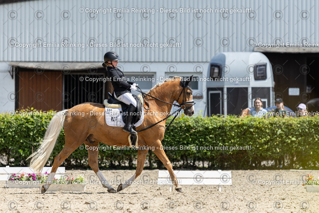 CL5A9443 | Emilia Reinking Fotografie - Realisiert mit Pictrs.com