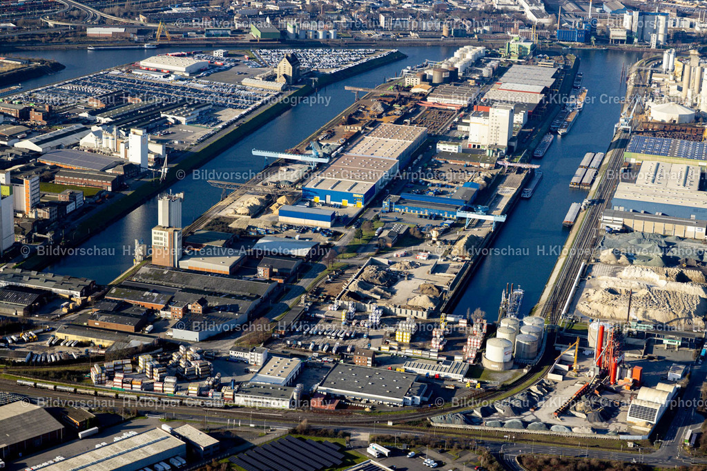 Luftbild Neuss-8916 | Luftbildfotografie Kaianlagen und Schiffs- Anlegestellen der Binnenschiffahrt mit Verlade- Terminals am Binnenhafen am Theodor-Heuss-Platz in Neuss im Bundesland Nordrhein-Westfalen, Deutschland. - Realisiert mit Pictrs.com