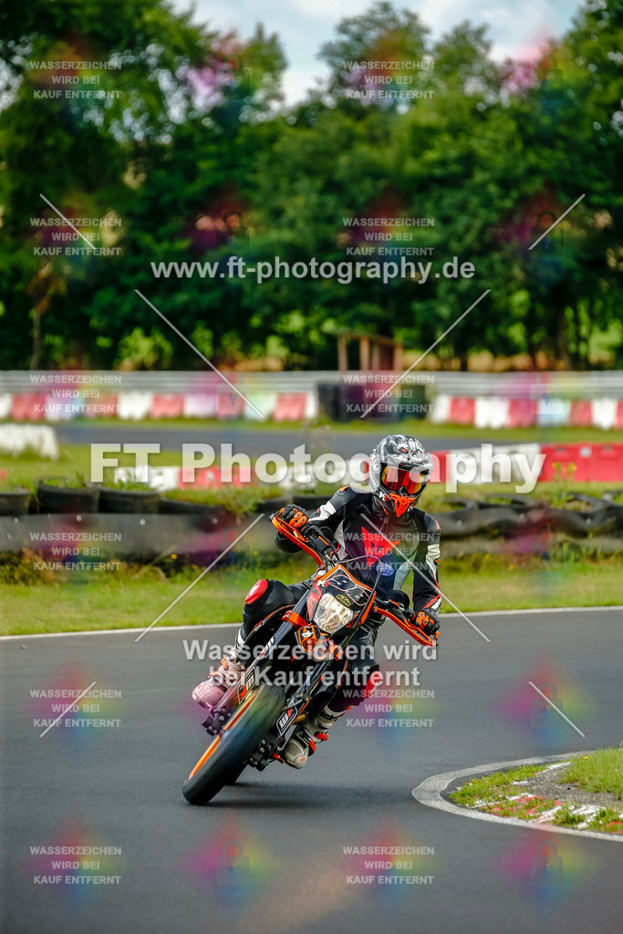VBK-5012 | Hier findet Ihr Bilder von Touristenfahrten auf der Nürburgring Nordschleife oder von anderen Veranstaltungen die ich besucht habe. Viel Spass beim Durch Schauen 