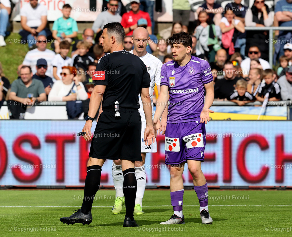 A_LUI_18052025_20 | SPORT,FUSSBALL ADMIRAL BUNDESLIGA 18.052025 IM BILD:NICOLAS WIMMER  (WAC) UND DOMINIK FITZ MIT SCHIEDSRICHTER ALEXANDER HAKAM (AUSTRIAWIEN) FOTO:FOTOLUI/MW