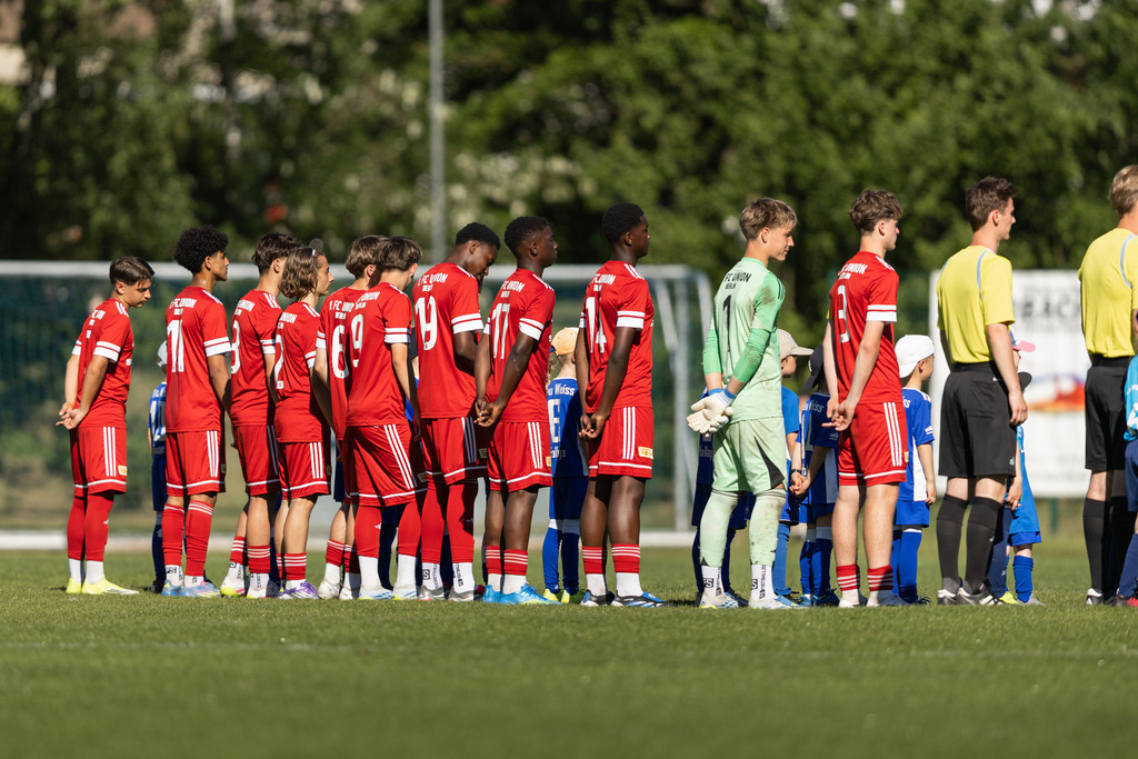 Fußball I Männer I 40. Pfingscup Hollage I 13430 | realhellocedii - Realisiert mit Pictrs.com