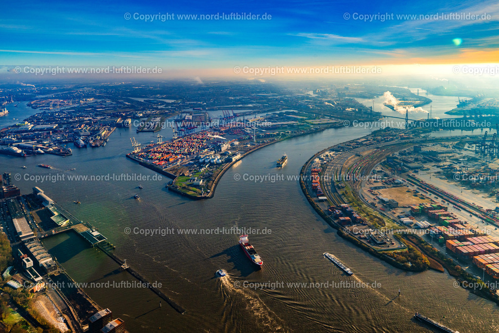Hamburg_Tollerort_HHLA_CTT_ELS_4890231124 | HAMBURG 12.10.2024 Containerterminal im Containerhafen des Überseehafen Container Terminal Tollerort in Hamburg. // Container Terminal in the port of the international port Container Terminal Tollerort in Hamburg. Foto: Martin Elsen