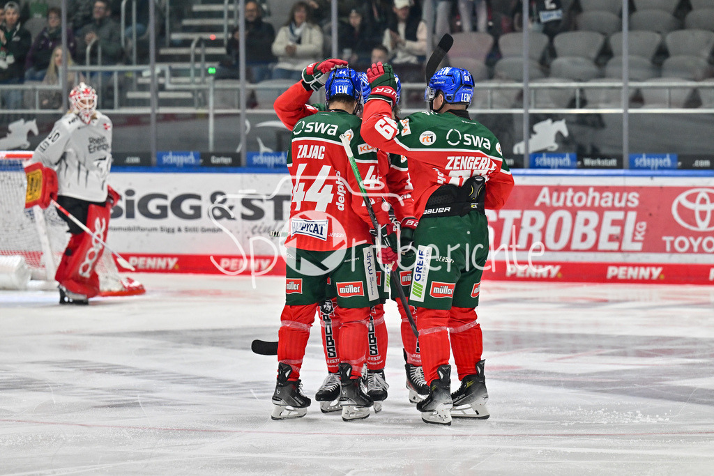 Augsburger Panther - Kölner Haie | Jubel nach dem Ausgleich zum 1-1 durch Nolan ZAJAC (Augsburger Panther #44) / Freude / Tor / Treffer / Torschuetze / DEL: Augsburger Panther - Kölner Haie, Curt Frenzel Stadion am 29.09.2024