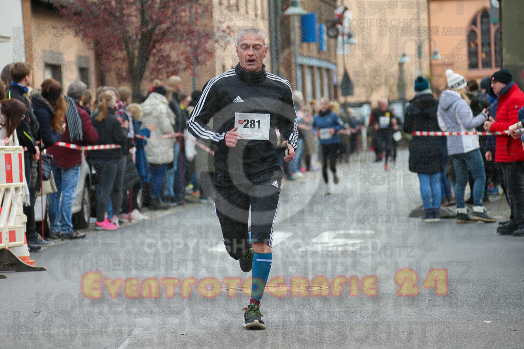 221127_1213_EX1_2144 | Sportfotografie im Rhein-Sieg Kreis, Köln, Bonn, NRW, Rheinland Pfalz, Hessen, etc. Unser Tätigkeitsfeld umfasst den Laufsport vom Volkslauf über den Marathon, Duathlon, Triathon bis zum Ultralauf wie Kölnpfad Ultra oder Schindertrail.