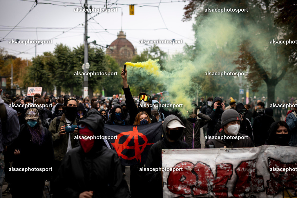 _MG_6711 | Des lycéens organisent de nouveaux blocages en Alsace le 13 octobre 2026, avant des rassemblements prévus à Strasbourg et à Mulhouse, en France. Cette mobilisation témoigne de la colère croissante des élèves face aux problèmes liés à l’éducation. Strasbourg - Realisiert mit Pictrs.com