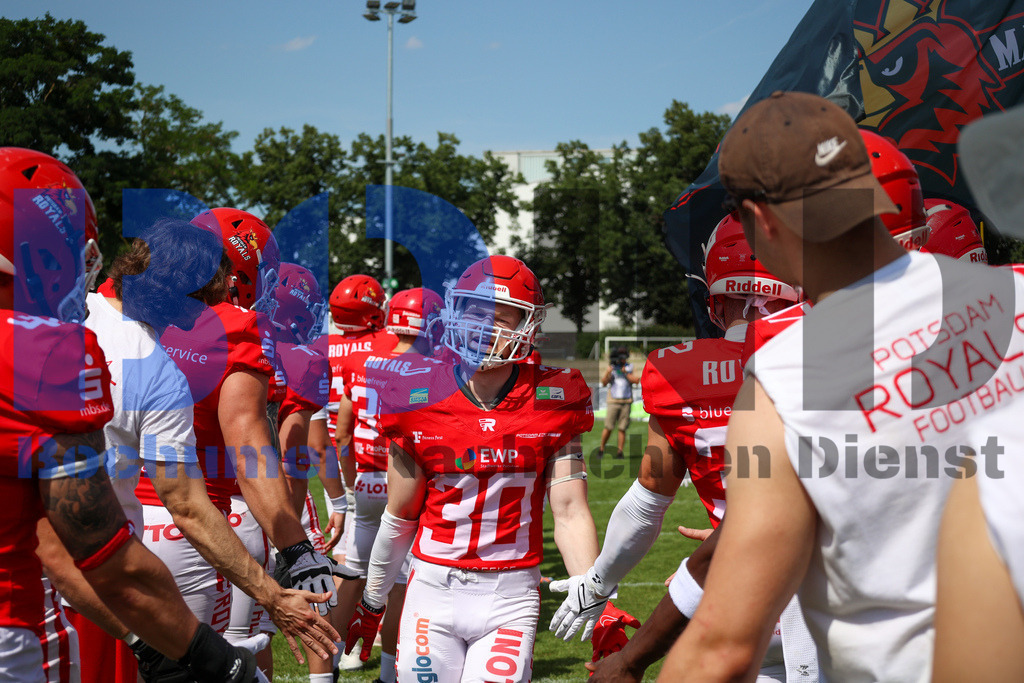 GFL: Potsdam Royals vs. Dresden Monarchs{date} -  | {headline}(Foto: Thomas Sobotzki / BOND) - Realisiert mit Pictrs.com