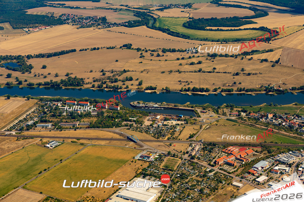 Die Luftaufnahme Schönebeck-Salzelmen - Schönebeck wurde 2022 vom Flugzeug aus (keine Drohne) erstellt. Hohe Auflösung -für große Poster und Wandbilder geeignet - Garantiert!