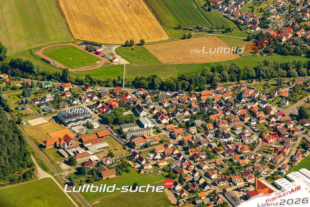 Übersichts Bild Schwallungen - Die Luftaufnahme wurde 2025 vom UL-Flugzeug heraus erstellt ( keine Drohnenaufnahme ) - Hochauflösende Luftaufnahme - für Wandbilder und großformatige Ausdrucke geeignet. Das besondere Geschenk!Hier alle&nbsp;Infos zur Lizenzierung der LuftaufnahmeWir fliegen auch dieses Jahr wieder in Ihre Region um Luftbilder zu erstellen.- Luftbild anfragen