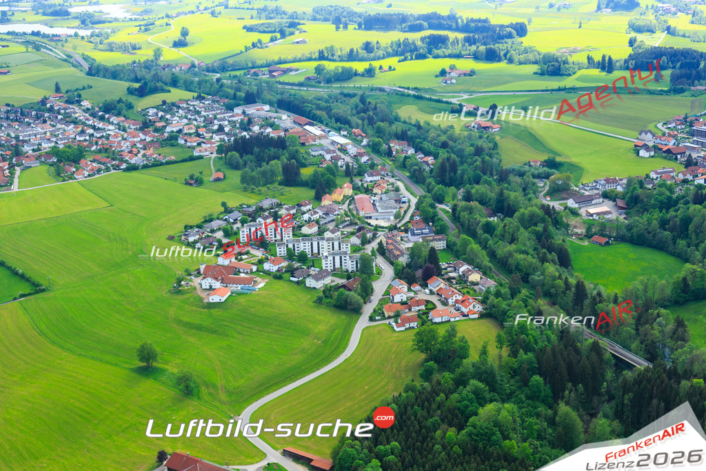 Die Luftaufnahme Rauns - Waltenhofen wurde vom UL-Flugzeug (keine Drohne) aus fotografiert.Hohe Druck- Auflösung-die Geschenkidee!