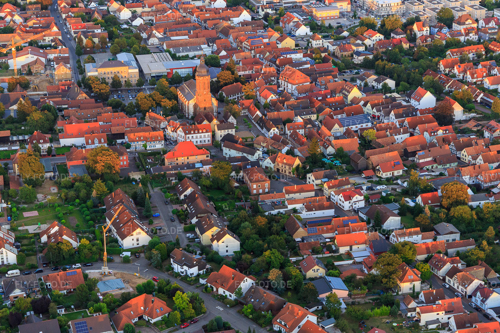 Luftbild: Wegelnburgstr in Kandel im Bundesland Rheinland-Pfalz in Deutschland. Foto: IMG_094515.jpg vom 01.09.2016 durch Werner Riehm/FLY-FOTO.de