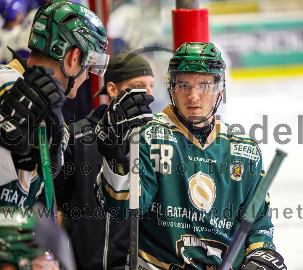 2025-09-26_052_TSV_Erding_gegen_SC_Riessersee | Erding, Deutschland, 26.09.2025:Eishockey, Oberliga Süd 2025 / 2026, 3. Spieltag, TSV Erding gegen SC Riessersee, Endergebnis: 3:5Paul Pfenninger (Erding Gladiators, #58)Foto: Christian Riedel / fotografie-riedel.net