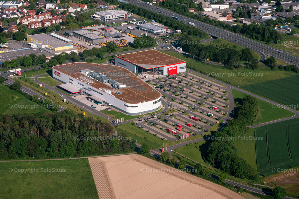 Luftbild Möbel Höffner in Hamm | Luftbild von Möbel Höffner in Hamm, welches direkt an der Autobahn A2 in Hamm-Rhynern liegt - Realisiert mit Pictrs.com