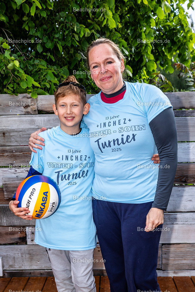 2025-200076019-Vater-Sohn-Turnier-Familienfotos | Pinar Atalay, Bundeskanzler Friedrich Merz 29.05.2025; Berlin Foto: Gerold Rebsch - www.beachpics.de