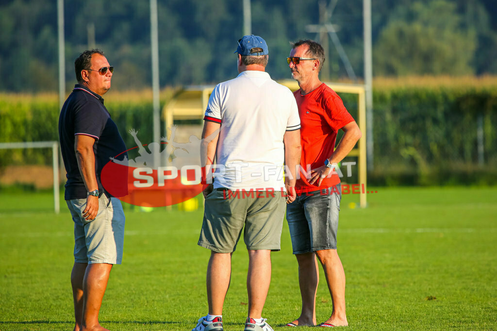 ASKÖ Wölfnitz - WSG Radenthein 2-2, Unterliga West | Gerhard Engl (ASKÖ Wölfnitz) Alexander Suppantschitsch, Rudi Perz ASKÖ Wölfnitz - WSG Radenthein 2-2 am 20.08.2023 in Wölfnitz
(Sportplatz), Austria, (Photo by Ernst Krawagner sport-fan.at) - Realisiert mit Pictrs.com