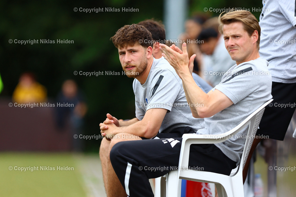NH_BillstedtCup2025_Turnier_12072025 | Rio Koch (Co-Trainer, Hamburger SV U21)Fußball I Herren I Billstedt Cup 2025 I Saison 2025-2026  I Halbfinale I Hamburger SV U21 - Eimsbütteler TV I 12.07.2025 I Öjendorfer Weg