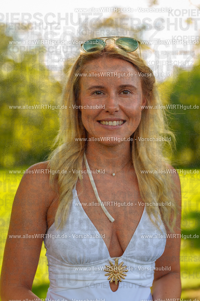 Hundeschwimmen_Grefrath_2026-allesWIRTHgut_Tierfotografie-13_50-7R508593 | Professionelle Tierfotografie in Mönchengladbach von Daniel Wirth (allesWIRTHgut). Liebevolle & natürliche Bilder von Hunden & Katzen für unvergessliche Erinnerungen.