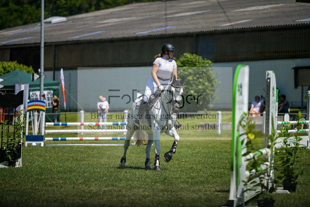 Reitturnier Voxtrup | Entdecke hochwertige Reitturnierfotos von Foto Oger. Professionell, emotional und authentisch – jetzt Lieblingsmomente im Shop bestellen.Deutschlandweite Turnierfotografie. - Realisiert mit Pictrs.com