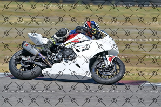 26bt04-0692 | markuskiefer.com - Realisiert mit Pictrs.com