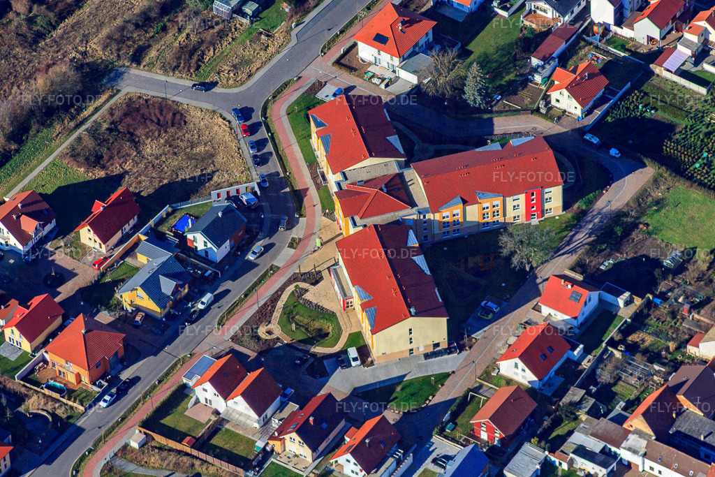 Haus Edelberg Senioren-Zentrum Lingenfeld https://haus-edelberg.de/unsere-haeuser/senioren-zentrum-lingenfeld/ | Luftbild: Haus Edelberg Senioren-Zentrum Lingenfeld https://haus-edelberg.de/unsere-haeuser/senioren-zentrum-lingenfeld/ in Lingenfeld im Bundesland Rheinland-Pfalz in Deutschland. Foto: IMG_36797.jpg vom 16.01.2011 durch Werner Riehm/FLY-FOTO.de - Realisiert mit Pictrs.com