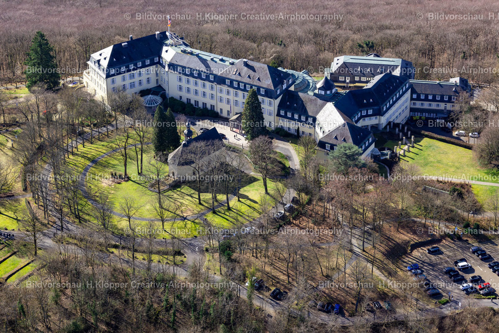Luftbilder Königswinter-0150 | Luftbildfotografie Gebäudekomplex der Hotelanlage Steigenberger Grandhotel &amp; Spa Petersberg in Königswinter im Bundesland Nordrhein-Westfalen, Deutschland. - Realisiert mit Pictrs.com