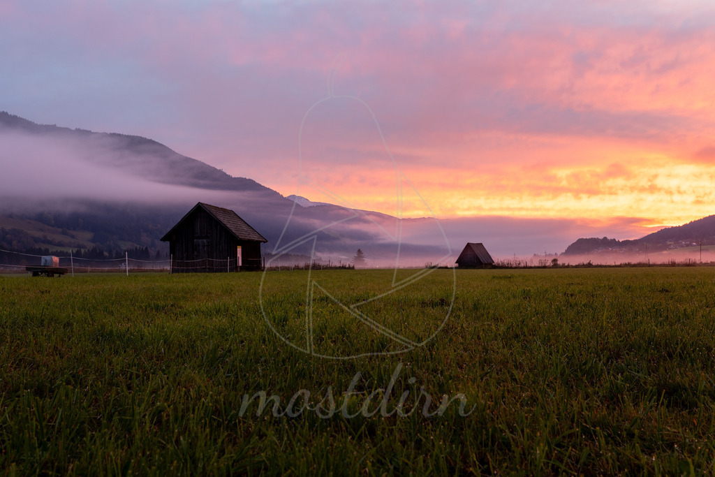 Morgenrot am Murboden | Ihre Fotografin im Lungau, ihre Fotografin im Mostviertel, Wandbilder Onlineshop, Imagefotos für Ihr Unternehmen,  - Realisiert mit Pictrs.com