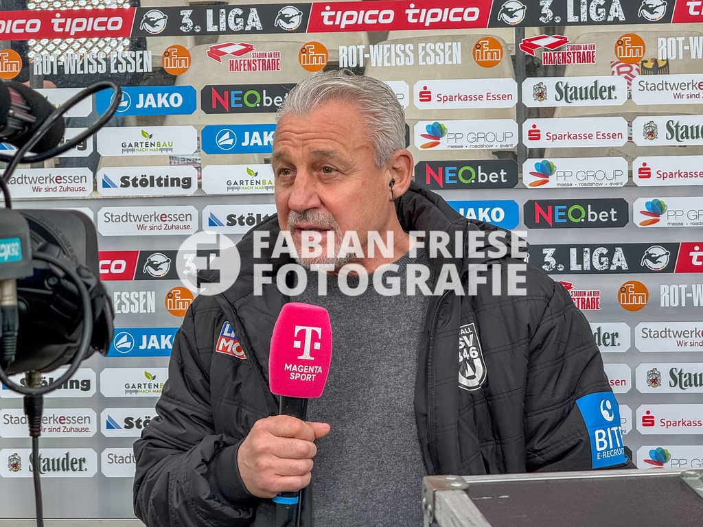 GER Rot-Weiss Essen vs. SSV Ulm, Fussball, 3. Liga, Spieltag 19, Saison 2025/2026, 20.12.2025 | GER Rot-Weiss Essen vs. SSV Ulm, Fussball, 3. Liga, Spieltag 19, Saison 2025/2026, 20.12.2025Foto: Fabian Friese - Realisiert mit Pictrs.com