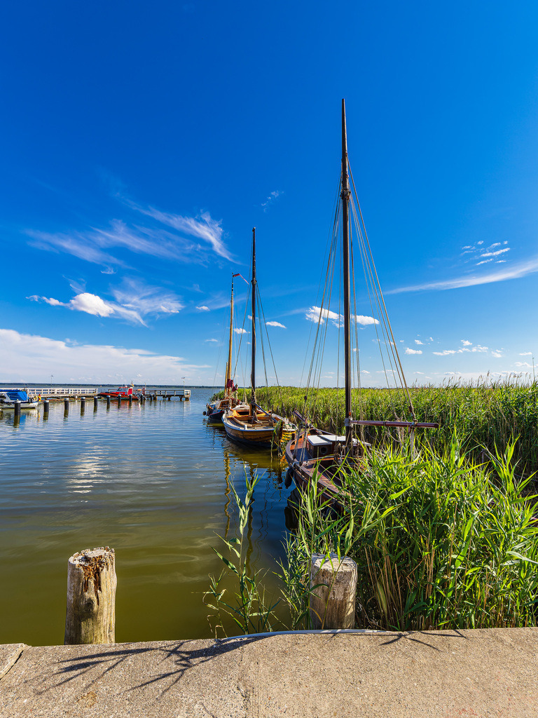 Zeesenboote im Hafen von Wieck auf dem Fischland-Darß | Zeesenboote im Hafen von Wieck auf dem Fischland-Darß.