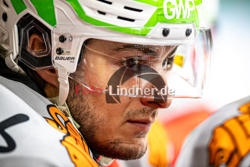 TSV Peißenberg MINERS gegen EHC Klostersee  | Eishockey Bayernliga Herren Vorrunde 2024/25, TSV Peißenberg MINERS gegen EHC Klostersee , 20241208,Lynnden PASTACHAK (MINERS 96) Portrait,2024-12-08 in Peißenberg (Eisstadion Peißenberg)Lynnden PASTACHAK (MINERS 96)Copyright: WolfgangxLindner