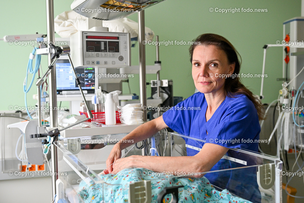 Med Campus IV_ Landesfrauen- und Kinderklinik_ Neugeborenenstation_ 06.07.2023-14 | 06.07.2023, Linz, AUT, Kepler Universitaetsklinikum Linz, Med Campus IV, Landesfrauen- und Kinderklinik, Neugeborenenstation, im Bild Nadja Haiden (Univ.-Prof.in Priv.-Doz.in Dr.in, Leiterin der Klinik für Neonatologie am Kepler Universitaetsklinikum Linz)