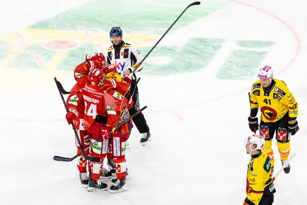 EHCB vs SCB 20260312_wb-4052 | Sportbilder, Sportfotograf, Hochzeits- und Eventfotografin, Flugshows, Portraits und Tiershooting, Aviation, Downhill, Nationalleague, Swissleague, International