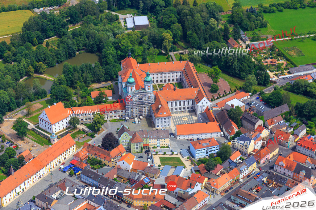 Die Luftaufnahme der Stadt Waldsassen wurde vom UL-Flugzeug heraus erstellt ( keine Drohne )- hohe Auflösung für beste Qualität
