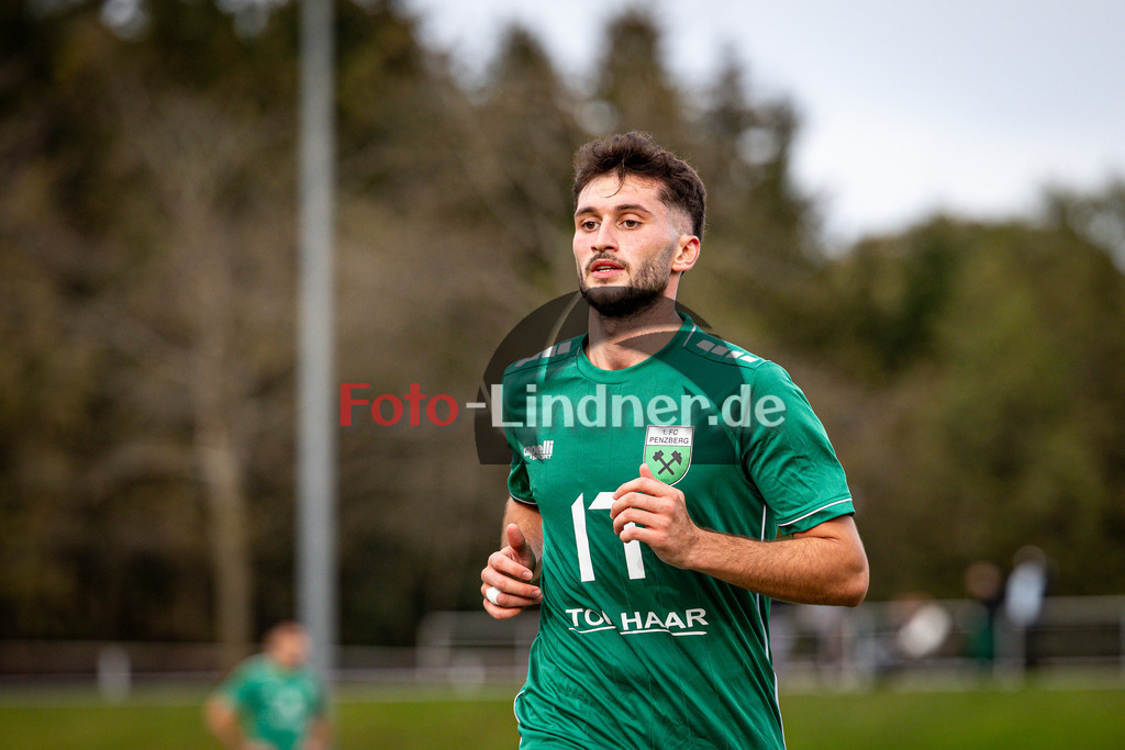 1. FC Penzberg gegen FC Wacker München | Bezirksliga Oberbayern Süd 3, 1. FC Penzberg gegen FC Wacker München, 20241012,Samir NEZIRI (1. FC Penzberg 17) Portrait,2024-10-12 in Penzberg (Stadion an der Karl-Wald-Straße), Samir NEZIRI (1. FC Penzberg 17)Copyright: WolfgangxLindner www.foto-lindner.de