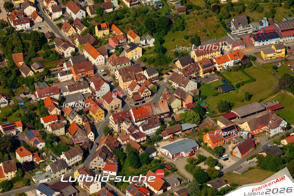 Das Luftbild zeigt :  Wilhelmsdorf - Die Luftaufnahme wurde 2024 vom UL-Flugzeug aus erstellt ( keine Drohne ) - Hochauflösende Luftaufnahme - Für grossformatige Ausdrucke geeignet. Die Geschenkidee !Mit Lizenz und Bildrechte bestellbar